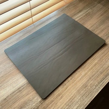《380mm × 280mm》皮革桌墊（橄欖綠）