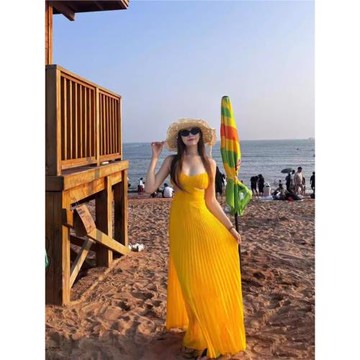 設計感褶皺露背黃色抹胸大擺氛圍感禮服吊帶裙超仙海島度假沙灘裙