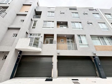 單坪3字頭/輕屋齡 東大豐象型雙車孝親透天(小朱)｜新竹市北區東大路三段