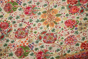 【聖誕禮物】喀什米爾羊絨手工印染刺繡鵝黃小花園圍巾披肩卡尼