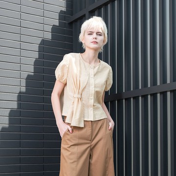 匯集不對稱抓褶開襟上衣