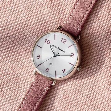 Hush Puppies 麂皮質感三針日期女錶(HP3874)-玫瑰粉皮帶