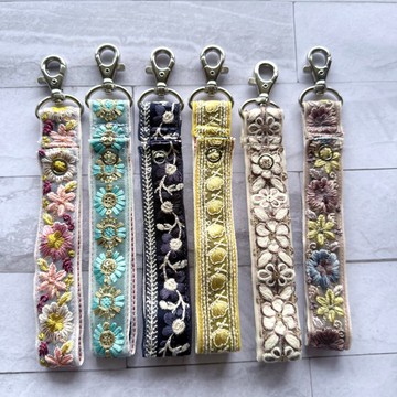 優雅大人感印度刺繡織帶壓扣式手機包輕巧替換背帶