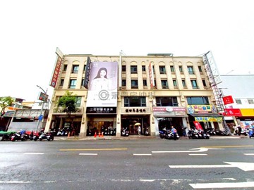 鳳山青年路大地坪面寬電梯鑽店｜高雄市鳳山區青年路二段