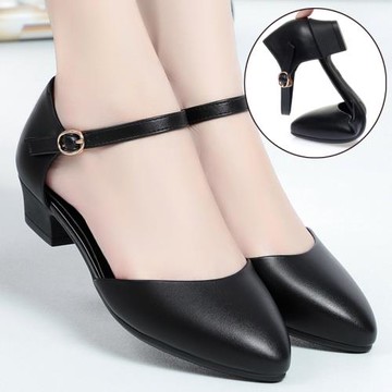 夏季軟底一字扣粗跟尖頭包頭中空涼鞋女中跟黑色工作鞋久站職業鞋