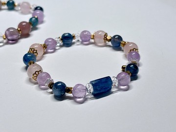 光影拾語 l 薰衣草紫晶。粉晶。藍晶。白水晶。黃銅手環