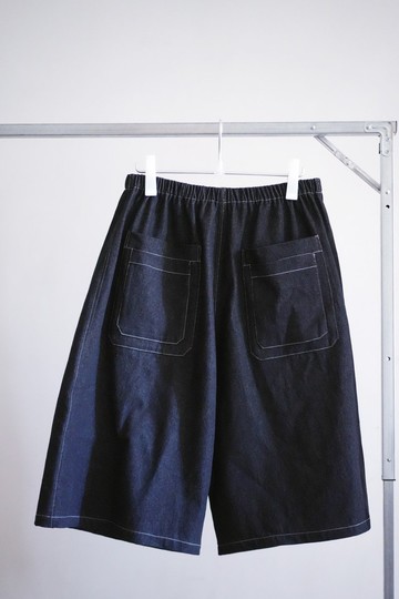 中厚磅數牛仔黑白線七分褲