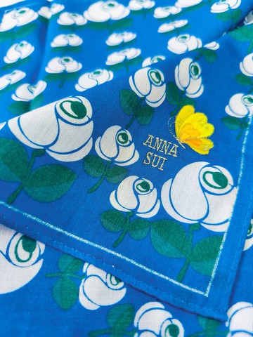 Anna Sui 古董手帕 藍底白花圖案 20 x 19.5 英吋