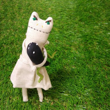 青蛙媽媽抱著長腳的蝌蚪寶寶~