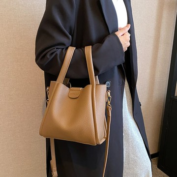 『百貨屋二號』大容量包包女秋冬2022新款潮時尚斜挎包高級感女士手提水桶包