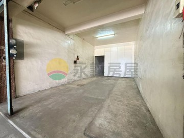 岡山鬧市＊前峰商圈＊臨１０米路住商用店住｜高雄市岡山區前峰路