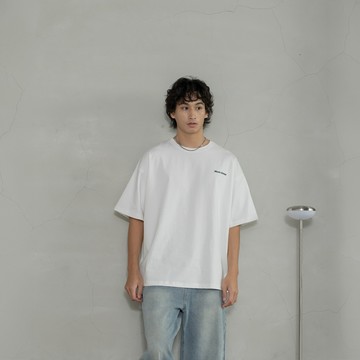 QUEENSHOP_F 男裝 短袖 簡約刺繡字母印圖短袖上衣-白S/M/L/XL 現+預 【01190440】