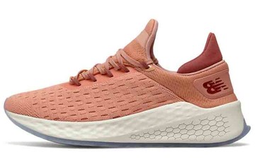 WMNS NEW BALANCE FRESH FOAM LAZR V2 LIGHT ORANGE