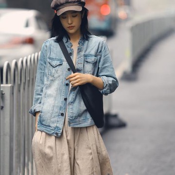 獨上織造 有朝氣有態度 考究經典牛仔藍外套小外套短外套女九分袖