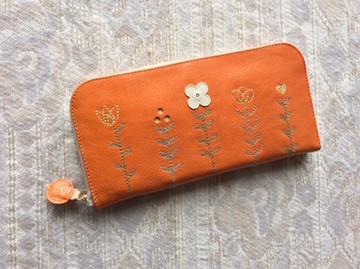 Pinkoi 代購 -  刺繡皮革錢包「LIFE」光澤橙色（山羊皮革）☆細長型☆圓形拉鍊型