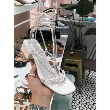 鞋子女2023夏季新款夾趾皮帶裝飾交叉帶方跟舒適腳踝綁帶羅馬涼鞋