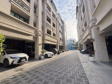 仁武八卦寮輕屋齡超級美社區型車墅｜高雄市仁武區永和一街