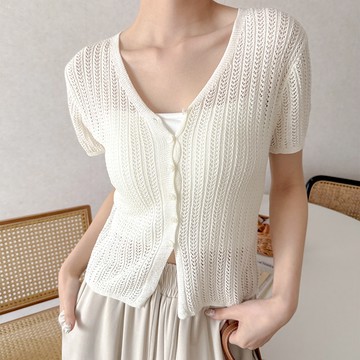 【HARPER】簍空V領針織上衣 | 現貨 短袖上衣 透膚 針織【CLD50732J】
