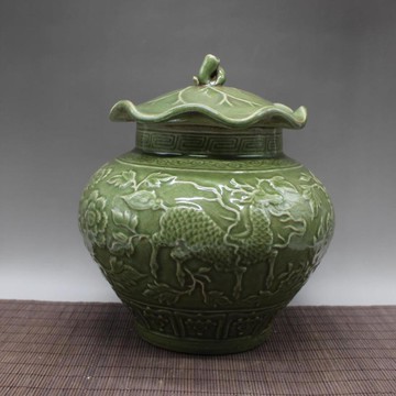 明龍泉窯雕刻麒麟紋蓋罐 手工仿古出土瓷器 家居復古仿古擺件古玩1入