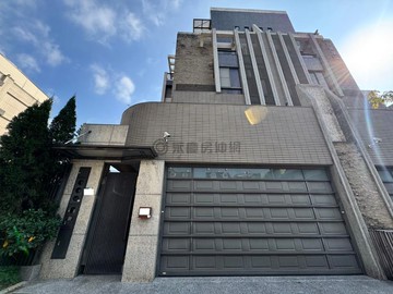 ●仁武登發商圈大面寬雙車電梯別墅●｜高雄市仁武區仁山街