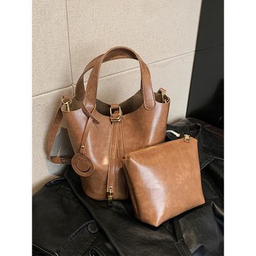 今年流行包包女2025新款時尚復古美拉德手拎包春季單肩斜挎水桶包