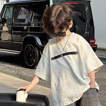 ❤️AL❤️ 兒童短袖 男童短袖 中小童短袖T恤 男童裝帥氣潮流短袖T恤兒童休閒寬鬆簡約字母印花純棉灰色上衣服
