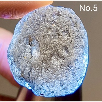 火山玻璃體~印尼隕石