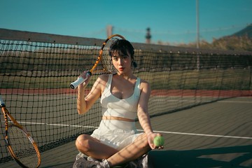 顯瘦款高彈性快乾Tennis Skirt_米白