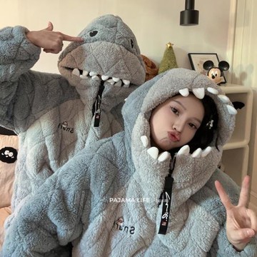 『呆萌鯊魚』情侶睡衣冬季三層夾棉加厚男女生珊瑚絨可外穿家居服
