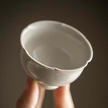 草木灰葵口杯陶瓷花瓣杯茶杯品茗杯家用功夫茶具品茶杯個人杯單杯