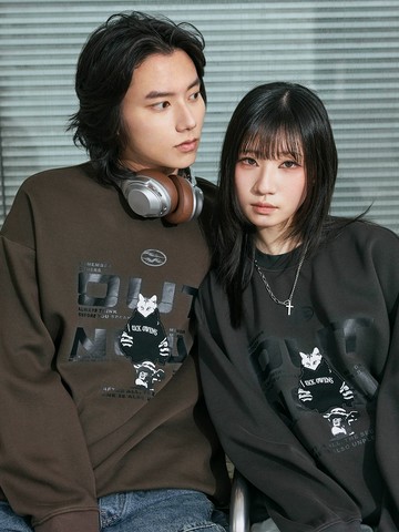 個性走秀貓咪圖案大學T