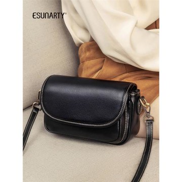 包包女士2025新款秋冬季百搭真皮斜挎小方包女休閑輕便寬帶單肩包