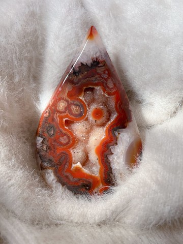 聖火守護 天然紅瑪瑙火炬擺件  藏地天眼與晶牙光焰