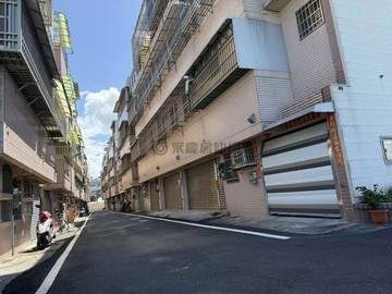 湖內區正義社區超優質車庫透天稀有釋出｜高雄市湖內區正義一路