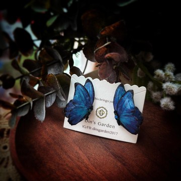 仿真蝴蝶樹脂耳環