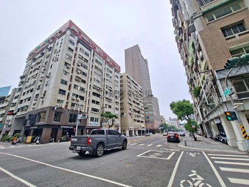 信義•五福•百立建設•3房620萬｜高雄市新興區六合一路