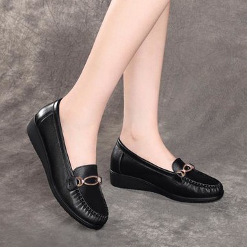 真皮豆豆鞋2024新款樂福鞋金屬裝飾扣單鞋個性軟底帆船鞋爆款休閑