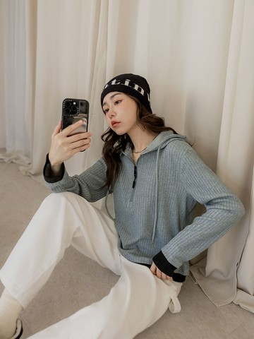 半開襟撞色拉鍊休閒連帽上衣