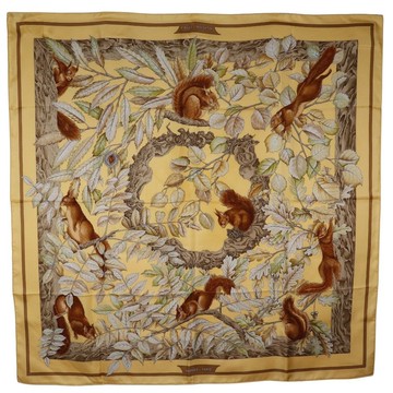 【日本直送】愛馬仕 HERMES Carre 90 絲巾 CASSE NOISETTE 胡桃鉗 絲綢 米白 女性【二手】