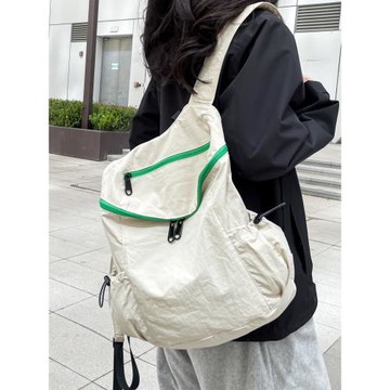 戶外旅行背包男新款百搭雙肩包休閑學生書包輕便簡約大容量背包女