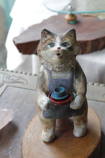 純手捏不賣萌的貓阿姨陶瓷擺飾/陶偶