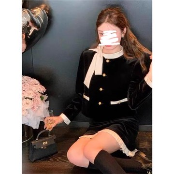 小香風套裝女富家千金穿搭今年流行漂亮時尚黑色絲絨半身裙兩件套
