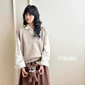 美木子｜毛衣背心 針織馬甲｜入秋好搭配 素面背心 七色【T30137】簡約俐落 基本款 無袖毛衣 針織背心 疊穿上衣