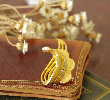 老又好古董珠寶 Vintage 金色葉片萊茵石別針B2049