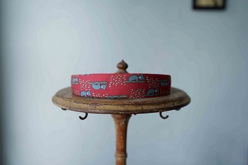 古董領帶改製手工髮箍- Hermès 動物系列無尾熊-梅紅-窄款