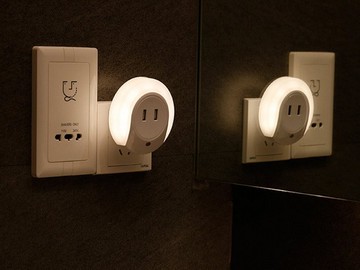 【DC通訊】智能光控充電器 2A快充 雙USB充電 LED夜燈 光控感應 床頭燈 小夜燈 感應燈