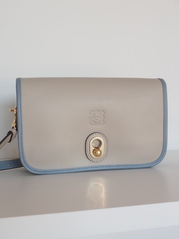 LOEWE Ines Anagram 單肩包復古