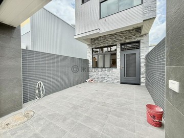 豐原全新獨棟電梯別墅｜前院車庫｜間間套房｜台中市豐原區富陽路