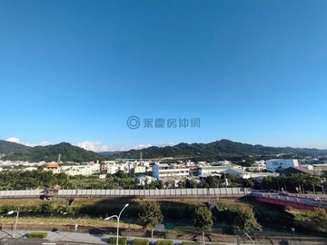 豐原大道邊間輕屋齡6大套房 l 電梯店面透天｜台中市豐原區豐原大道三段