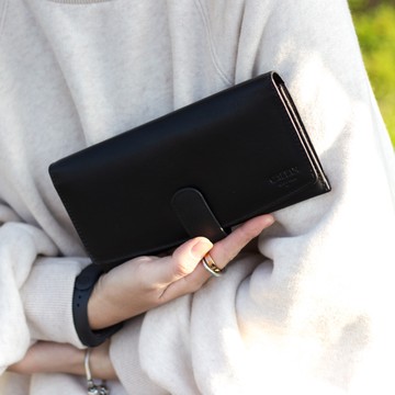 E7TH. 時尚流線設計真皮長夾(071850bk)